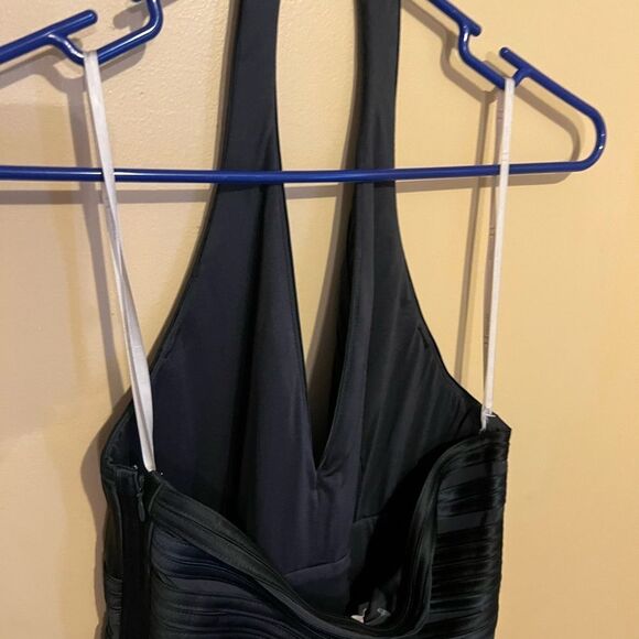 Halston Heritage Ombre Body Con Halter Dress 6 - Picture 9 of 12
